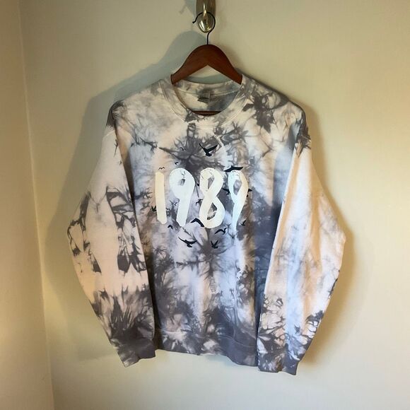 Taylor Swift 1989 Sweatshirt. M tiedye with birds! Tswift, showgirl - Picture 7 of 13